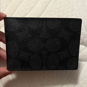 Coach compact wallet Id window and two credit card slots